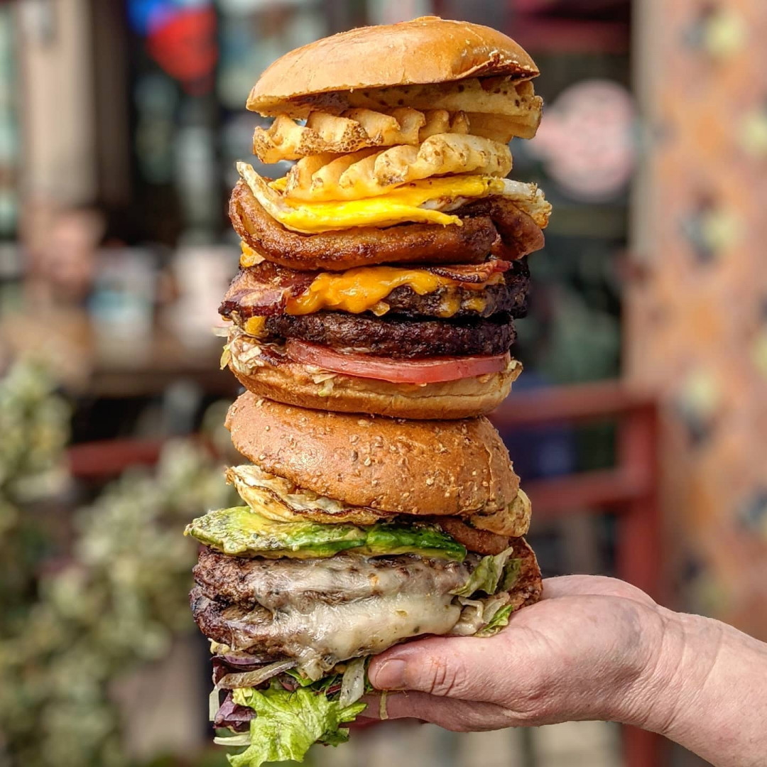 Zaprojektuj swojego burgera, a my go wykonamy i dostarczymy :)